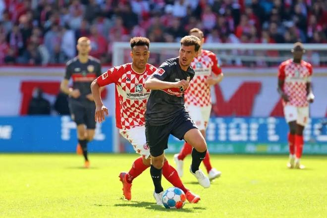 打穿禁区 打穿禁区